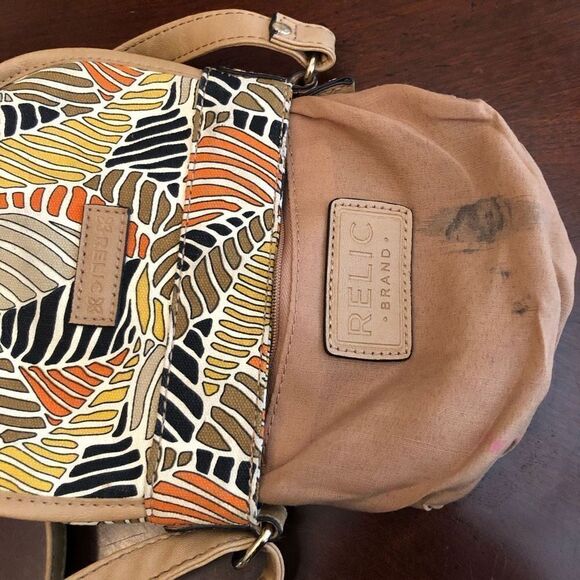 RELIC - Tropical-Patterned Canvas w/Faux Leather Trim Crossbody GREAT CONDITION! - Picture 16 of 16